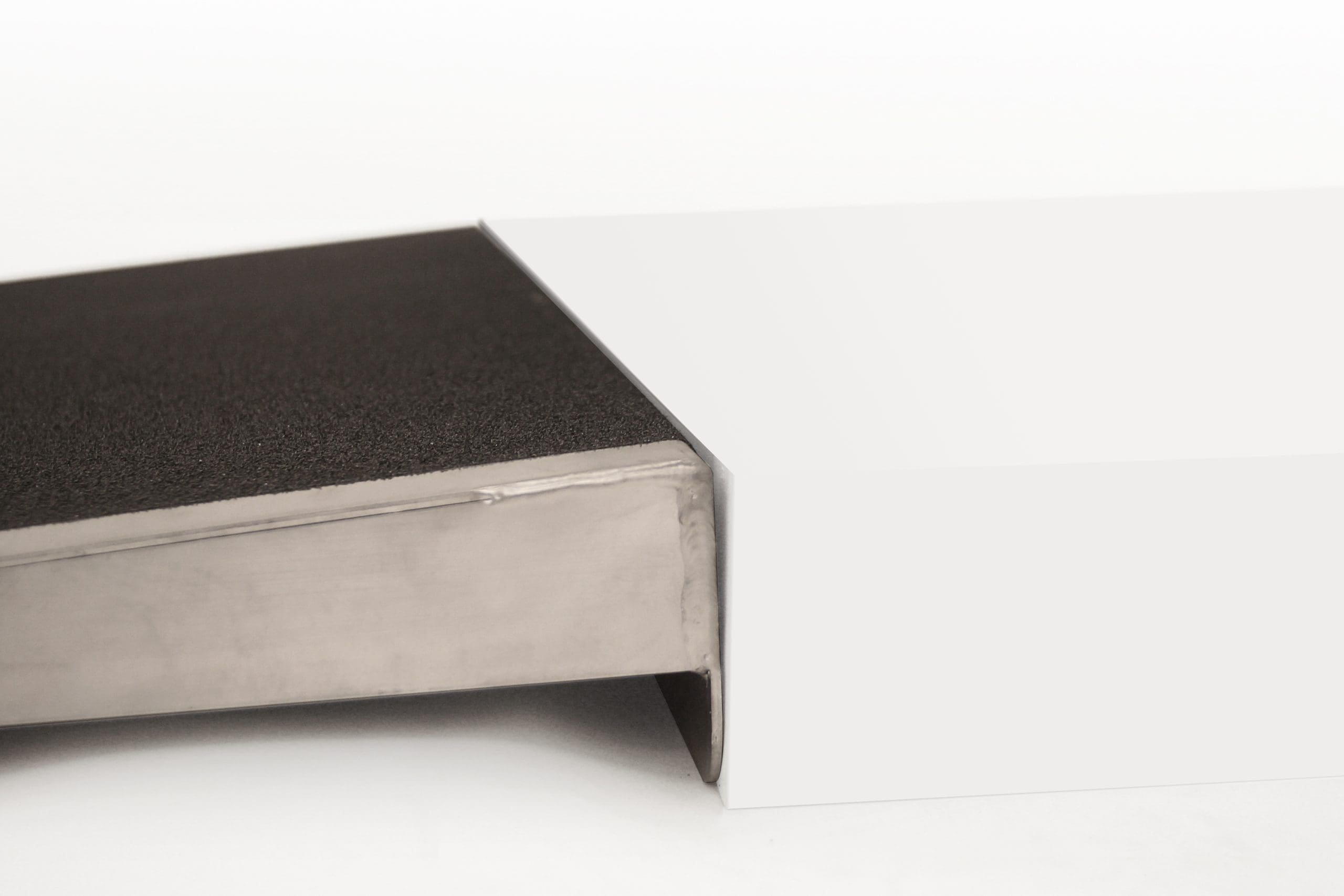 Self Supporting Threshold Ramps