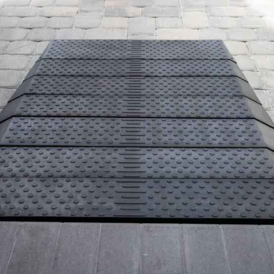 Self Supporting Threshold Ramps