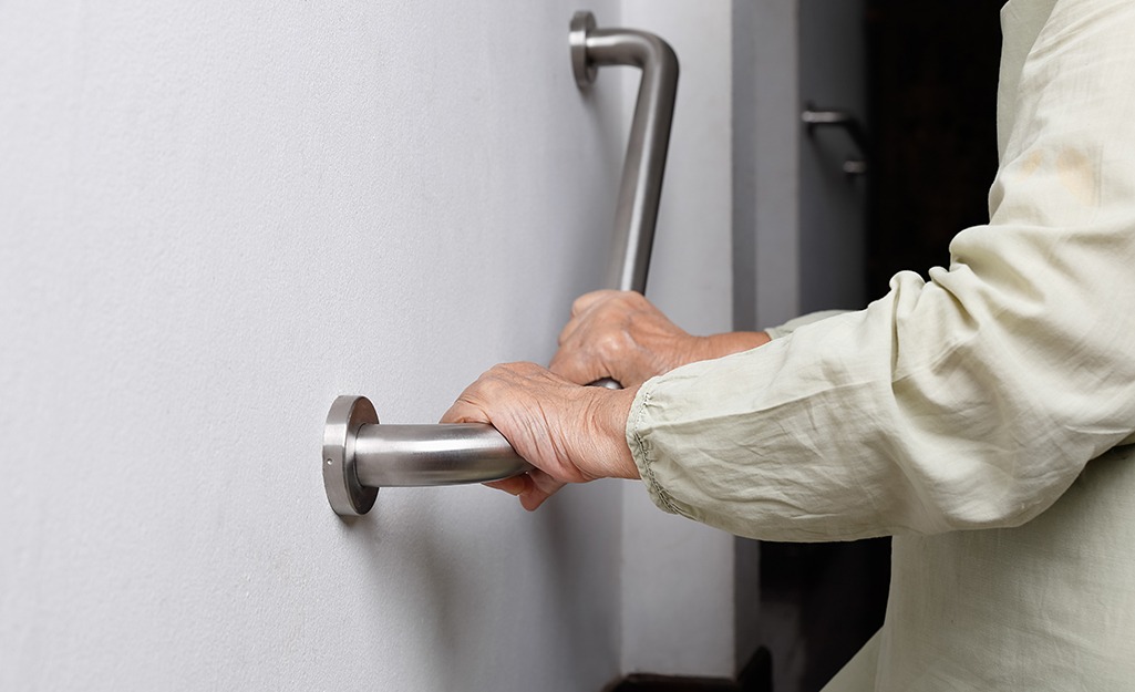 Top Elderly Tools for Daily Living: Improve Safety, Comfort, and Independence