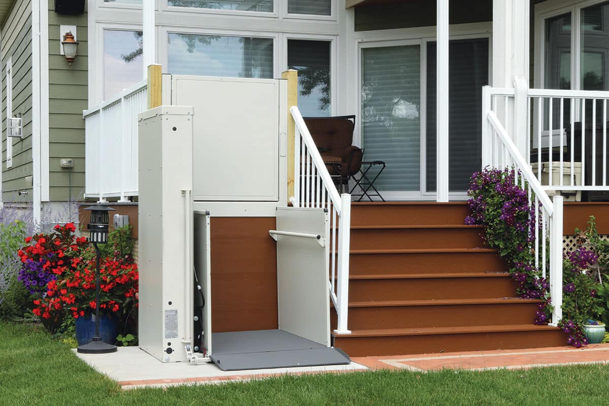 Home2stay Regular Vertical Porch Lift / Platform Lift